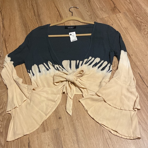 AKIRA Crop Top w Tie & Wide Bell Sleeves. Pit to pit = 18 inches. - Picture 2 of 11